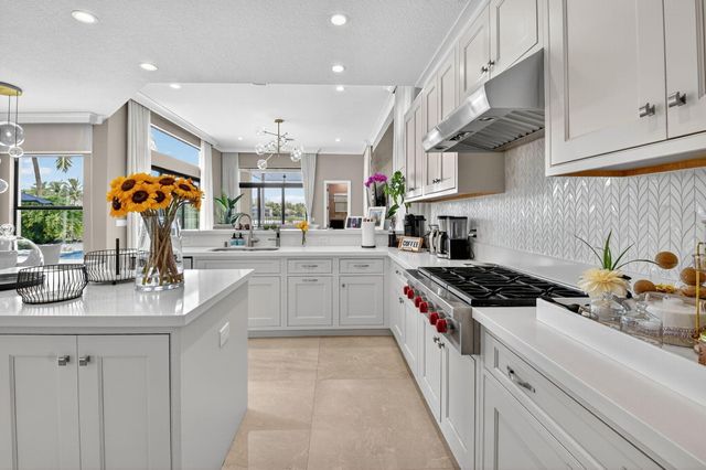 16892 Strasbourg Lane, Delray Beach, FL 33446