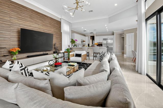 16892 Strasbourg Lane, Delray Beach, FL 33446