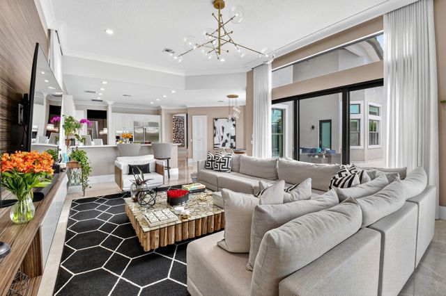 16892 Strasbourg Lane, Delray Beach, FL 33446