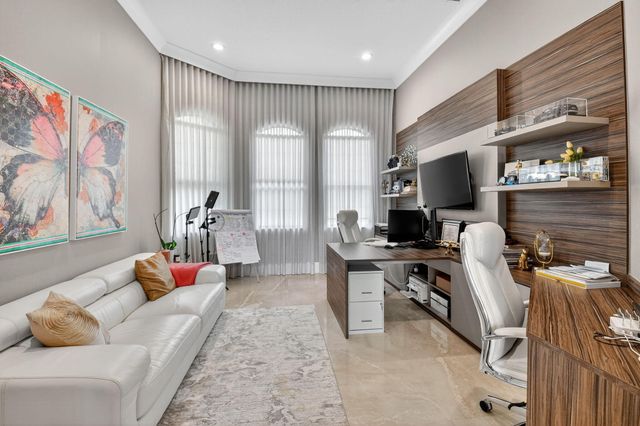 16892 Strasbourg Lane, Delray Beach, FL 33446