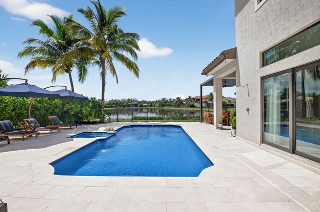 16892 Strasbourg Lane, Delray Beach, FL 33446