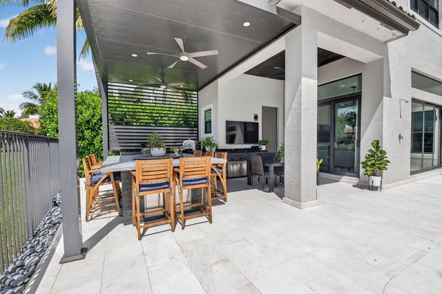 16892 Strasbourg Lane, Delray Beach, FL 33446