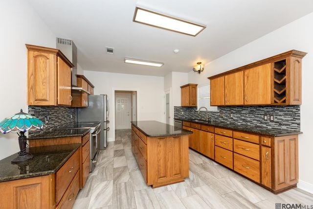 13546 Brown Rd, Denham Springs, LA 70726