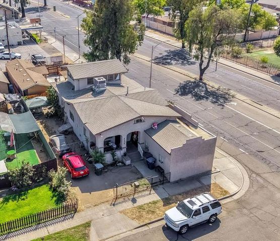 326 N 1st Street, Fresno, CA 93702