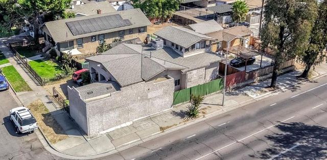 326 N 1st Street, Fresno, CA 93702
