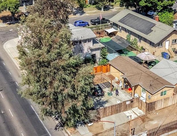 326 N 1st Street, Fresno, CA 93702