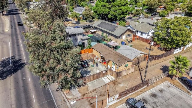 326 N 1st Street, Fresno, CA 93702
