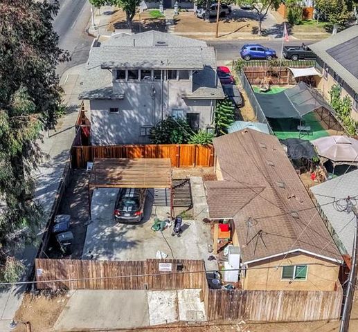 326 N 1st Street, Fresno, CA 93702