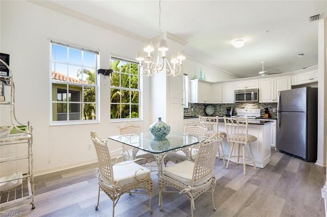 600 L Ambiance CIR 6, Naples, FL 34108