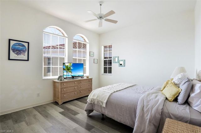 600 L Ambiance CIR 6, Naples, FL 34108