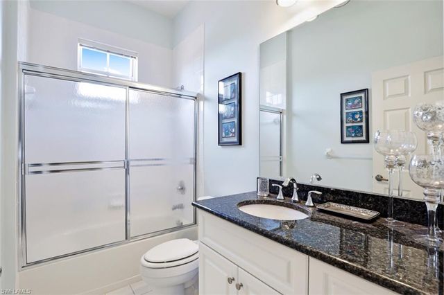 600 L Ambiance CIR 6, Naples, FL 34108