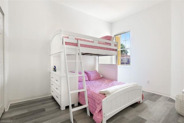 600 L Ambiance CIR 6, Naples, FL 34108