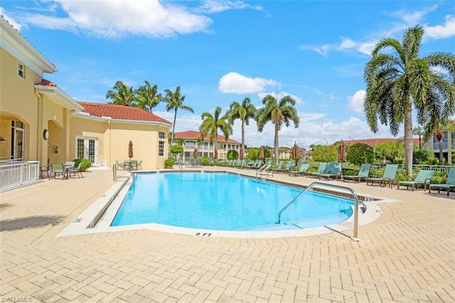 600 L Ambiance CIR 6, Naples, FL 34108