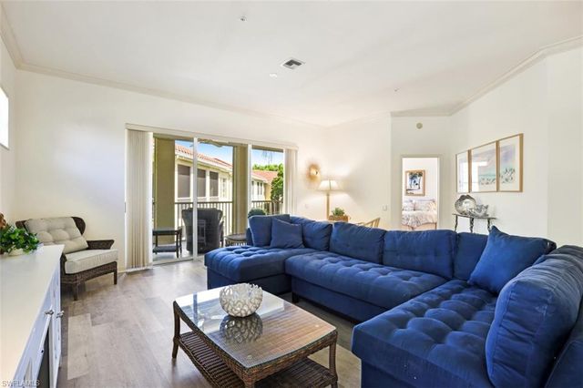 600 L Ambiance CIR 6, Naples, FL 34108