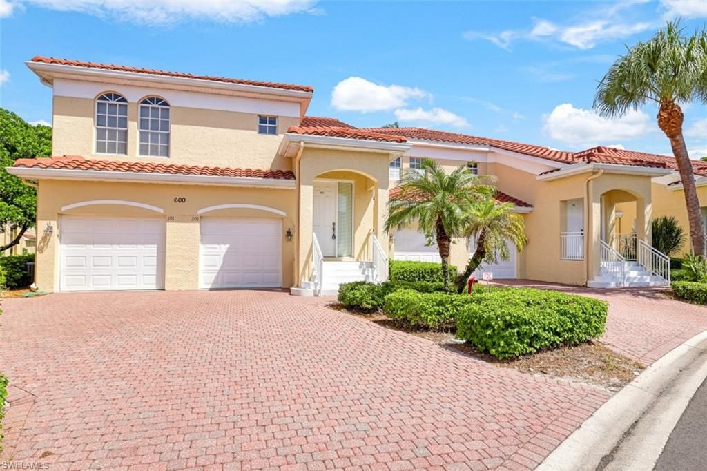 600 L Ambiance CIR 6, Naples, FL 34108