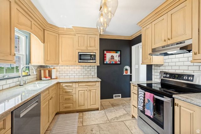 2920 TYLER AVE, Ogden, UT 84403