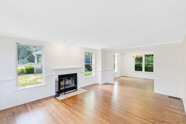 138 Orchard Hill Rd, Haverhill, MA 01835