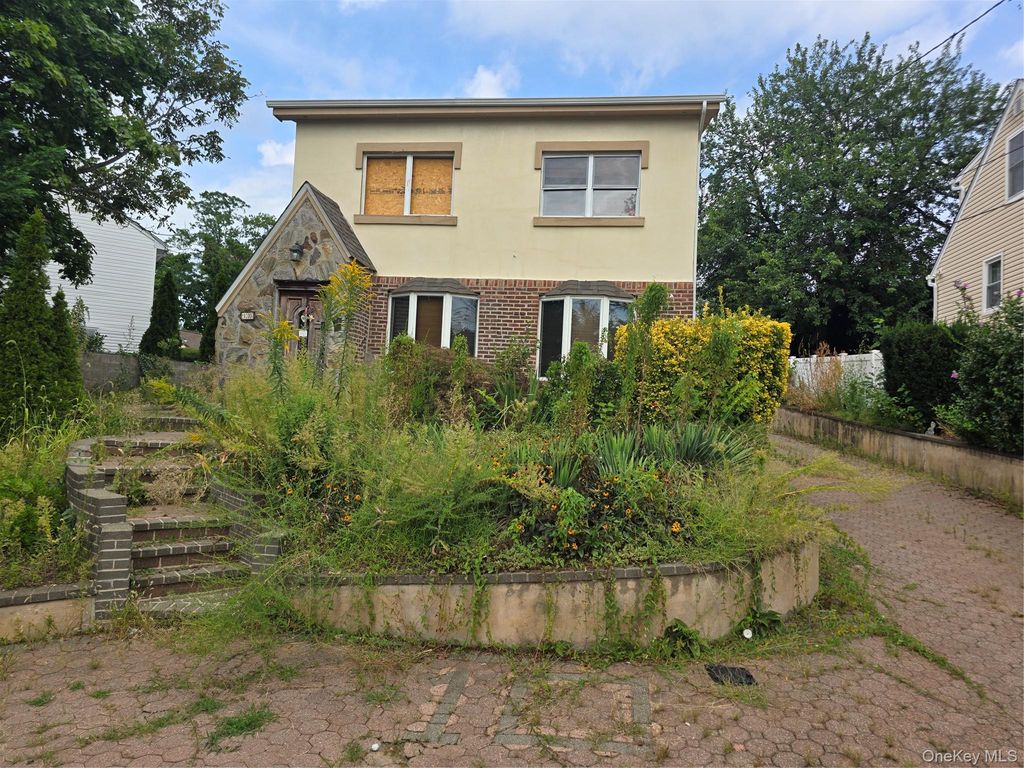 10 Summer Avenue, Great Neck, NY 11020 — exterior