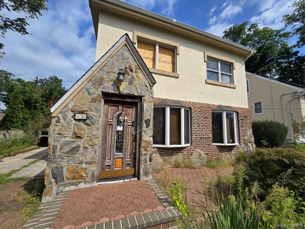 10 Summer Avenue, Great Neck, NY 11020 — photo 2