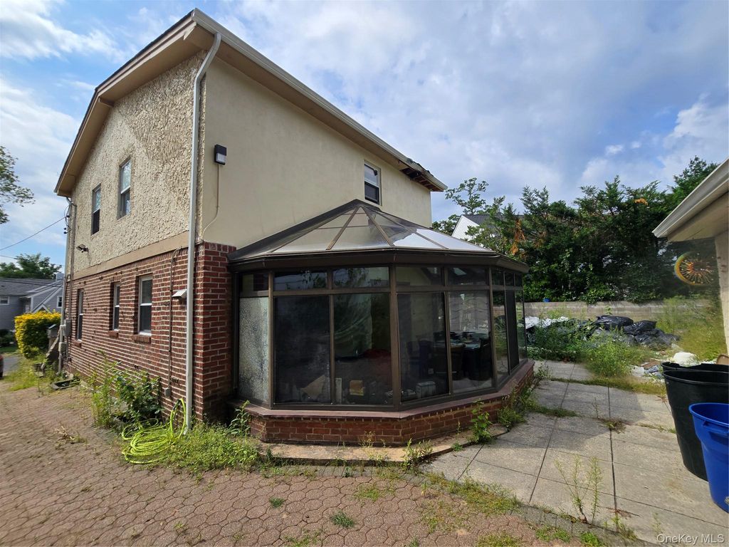 10 Summer Avenue, Great Neck, NY 11020 — photo 5