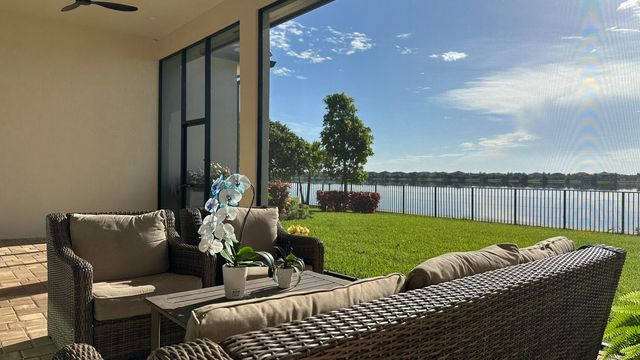 8540 W Parkland Bay Trail, Parkland, FL 33076