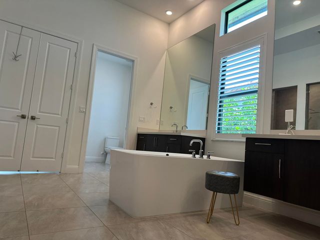 8540 W Parkland Bay Trail, Parkland, FL 33076