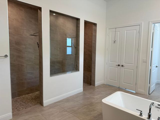 8540 W Parkland Bay Trail, Parkland, FL 33076