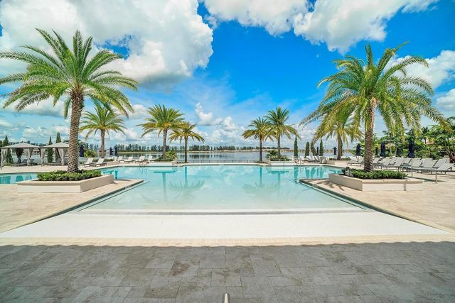 8540 W Parkland Bay Trail, Parkland, FL 33076