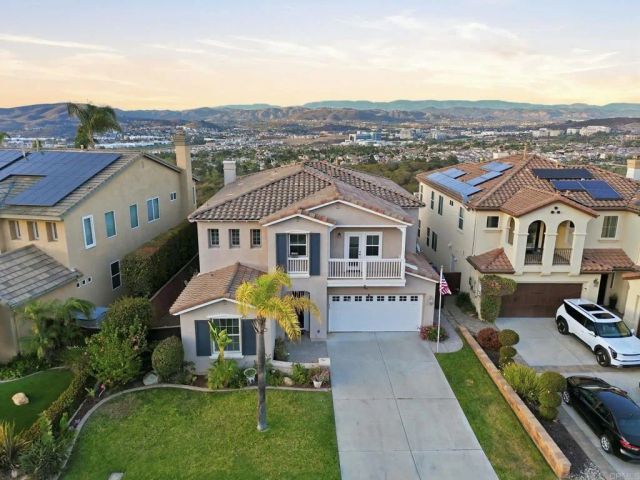 925 Bridgeport Court, San Marcos, CA 92078