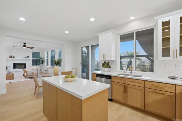 925 Bridgeport Court, San Marcos, CA 92078