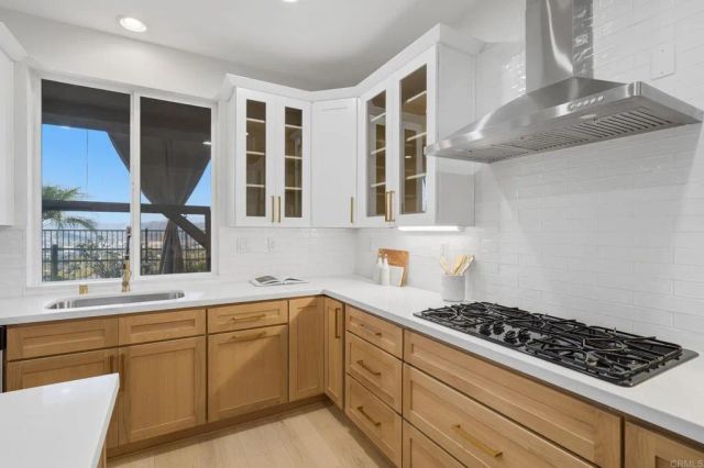 925 Bridgeport Court, San Marcos, CA 92078
