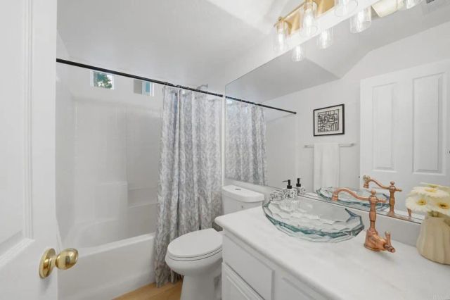 925 Bridgeport Court, San Marcos, CA 92078