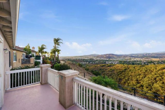 925 Bridgeport Court, San Marcos, CA 92078