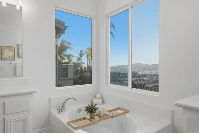 925 Bridgeport Court, San Marcos, CA 92078