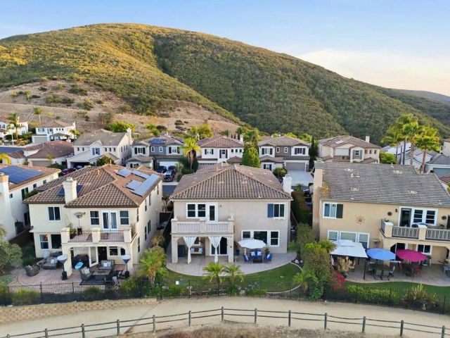 925 Bridgeport Court, San Marcos, CA 92078