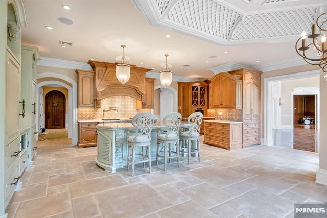 7 Buckingham Drive, Alpine, NJ 07620