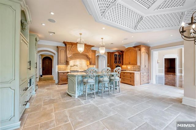7 Buckingham Drive, Alpine, NJ 07620