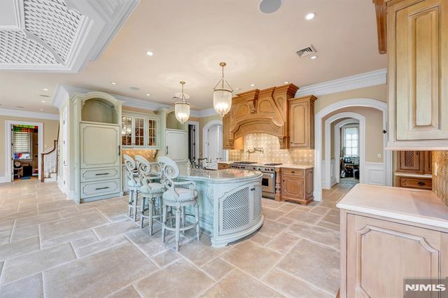 7 Buckingham Drive, Alpine, NJ 07620