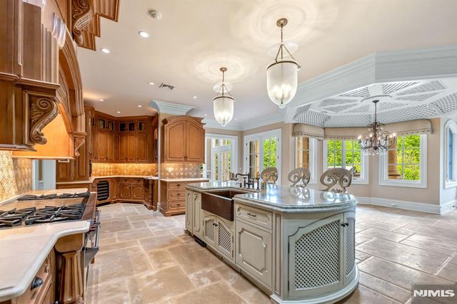 7 Buckingham Drive, Alpine, NJ 07620