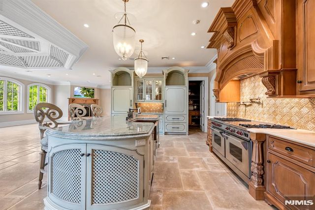 7 Buckingham Drive, Alpine, NJ 07620