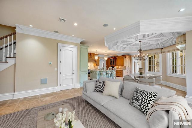 7 Buckingham Drive, Alpine, NJ 07620