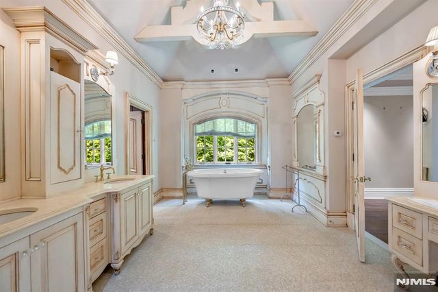 7 Buckingham Drive, Alpine, NJ 07620