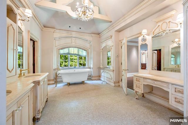 7 Buckingham Drive, Alpine, NJ 07620