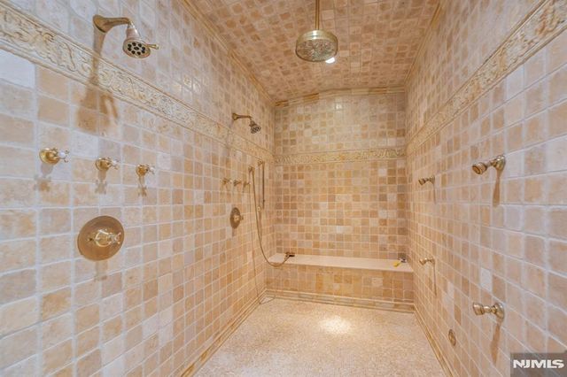 7 Buckingham Drive, Alpine, NJ 07620