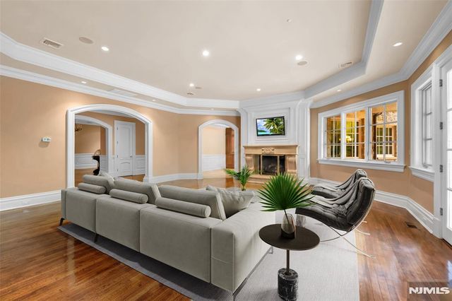 7 Buckingham Drive, Alpine, NJ 07620