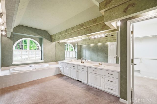 5417 Spice Bush, Centerville, OH 45429