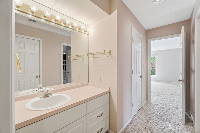 5417 Spice Bush, Centerville, OH 45429