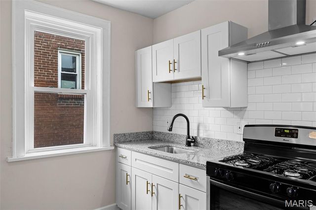 3720 Winnebago Street, St Louis, MO 63116