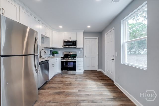 504 E Montgomery Cross Road, Savannah, GA 31406