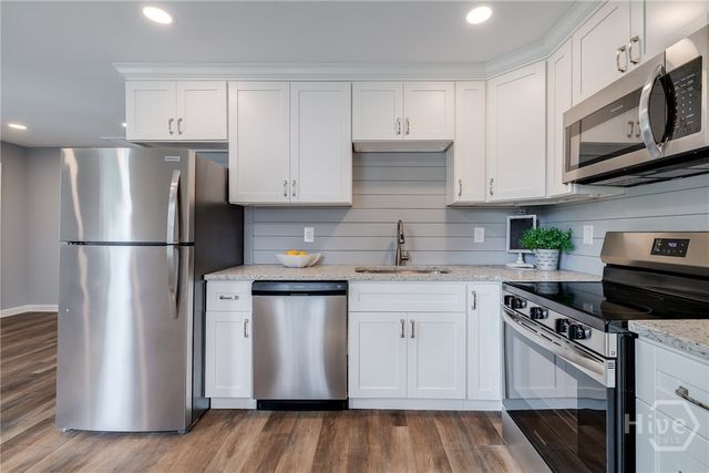 504 E Montgomery Cross Road, Savannah, GA 31406